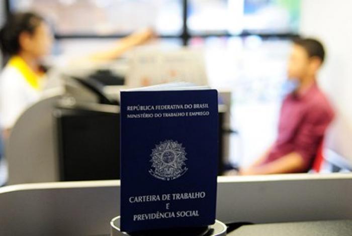Desemprego atingiu 14,048 milhões de pessoas no trimestre até abril, diz IBGE