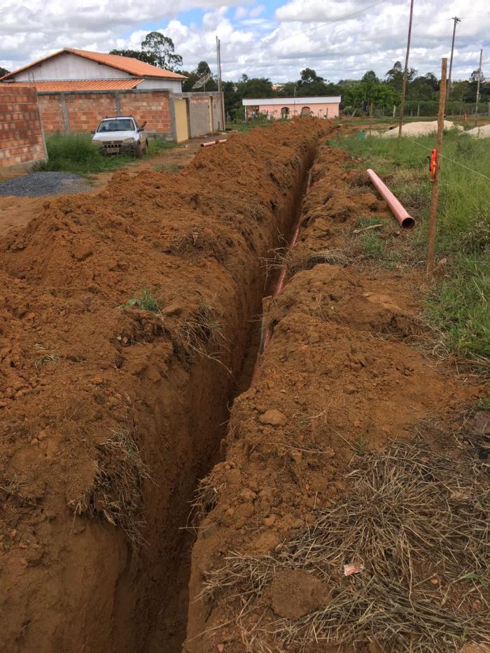 Copasa da continuidade a obras para melhoria da rede de esgoto em Guarda dos Ferreiros