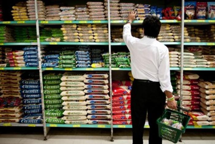 Alimentação e transportes contribuem para deflação de 0,18%, diz IBGE
