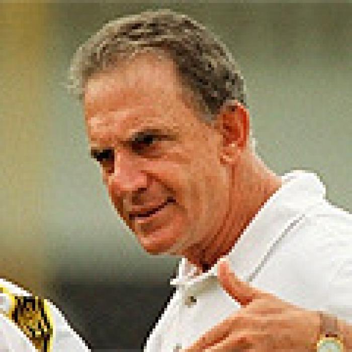 Morre aos 77 anos, em Belo Horizonte, o ex-técnico Carlos Alberto Silva