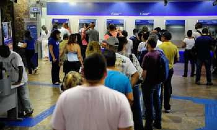 Mais velhos terão prioridade para sacar dinheiro do PIS/Pasep, afirma Planejamento