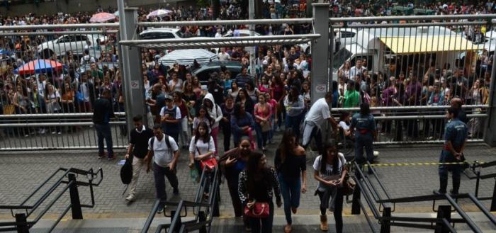 Ministério da Educação anuncia que Enem terá detectores de ponto eletrônico para evitar fraudes