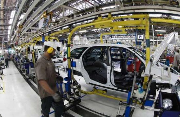 Com alta de 24,5% em agosto, concessionárias dobram projeção de venda de carros em 2017