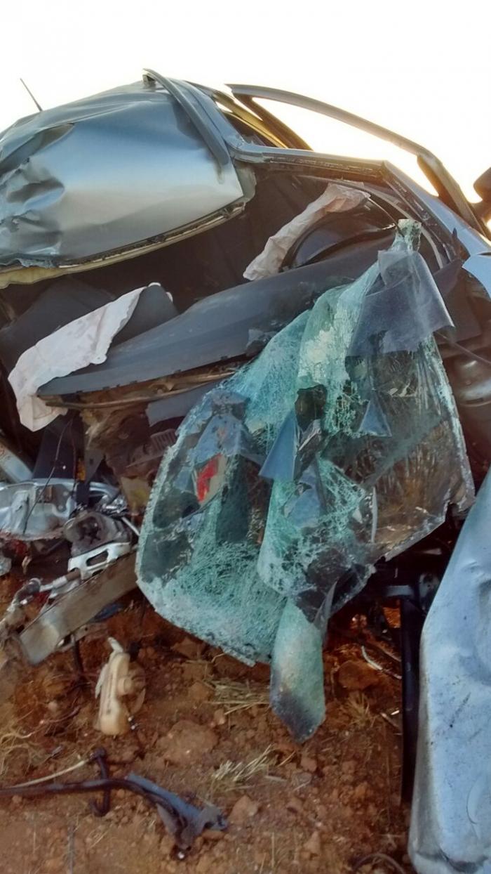 Colisão frontal entre carro e carreta mata mulher na MG-235 entre Ibiá e São Gotardo