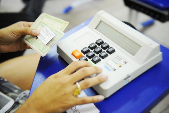 Biometria detecta 25 mil títulos eleitorais duplicados; único cidadão tinha 52 documentos