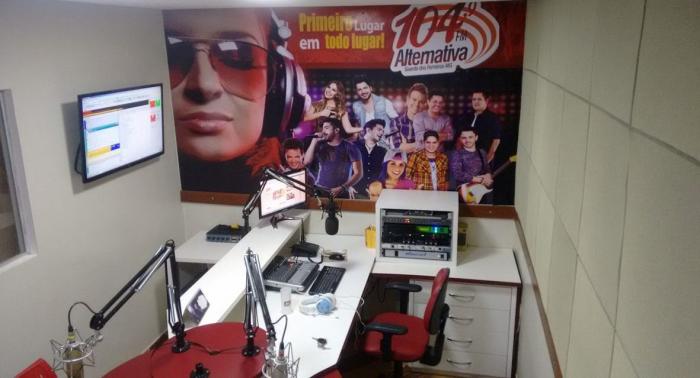 Prefeito  Valdemir Diógenes de Rio Paranaíba concede entrevista a rádio de Guarda dos Ferreiros 
