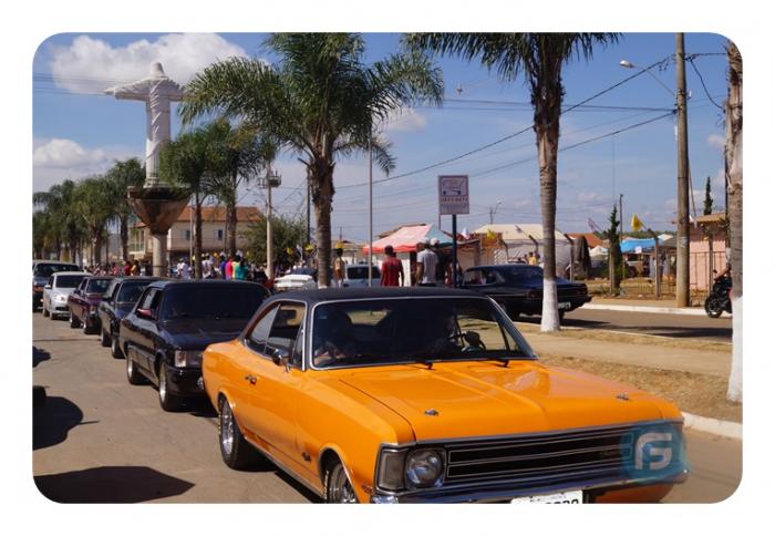 1º Encontro de Carros Antigos é realizado na 151ª Festa de Exaltação a Santa Cruz e VI Festa do Carro de Boi em Guarda dos Ferreiros