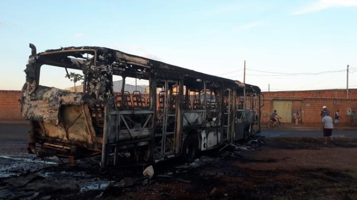 Incêndios a veículos, bancos e vias públicas são registrados no Triângulo e Alto Paranaíba