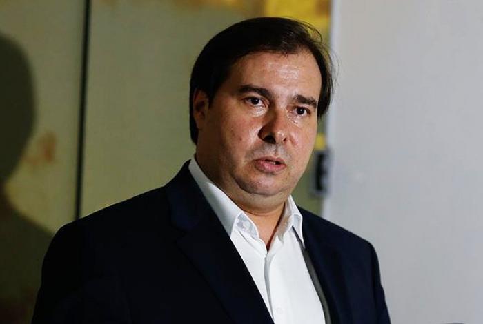 Maia pauta projeto que pode dobrar número de pontos na CNH de caminhoneiros