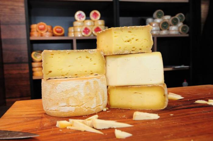 Nova lei federal permite a venda do queijo artesanal mineiro em outros estados