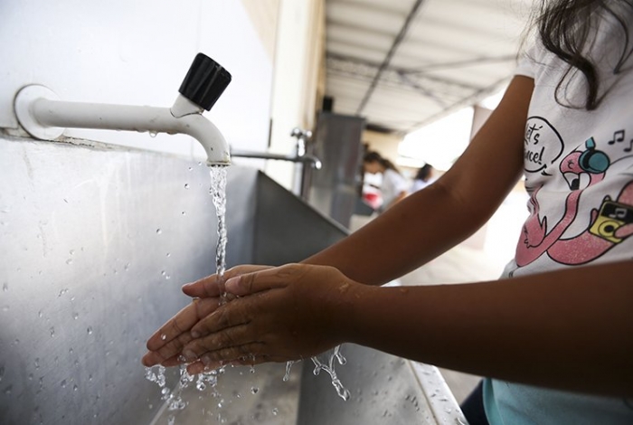 Estudo revela que mais de 260 escolas de Minas Gerais não têm água canalizada