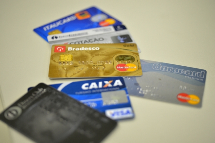 Endividamento de famílias fica estável de agosto para setembro