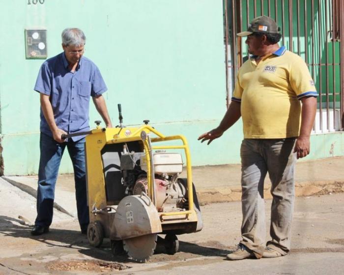 Operação tapa-buracos começa em Rio Paranaíba e Guarda dos Ferreiros aguarda também solução