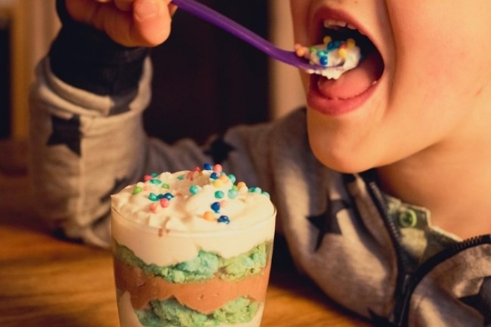 Decreto que proíbe venda de alimentos calóricos em porta de escola pode prevenir obesidade