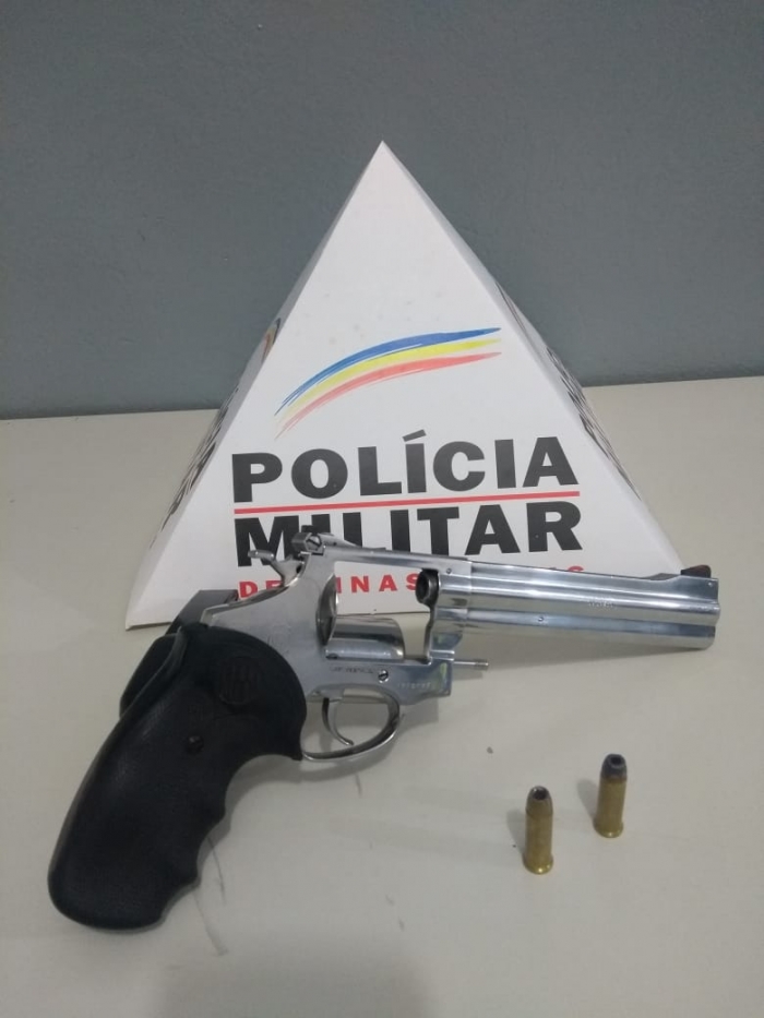 Homem é preso em São Gotardo após ameaçar pessoas com arma de fogo