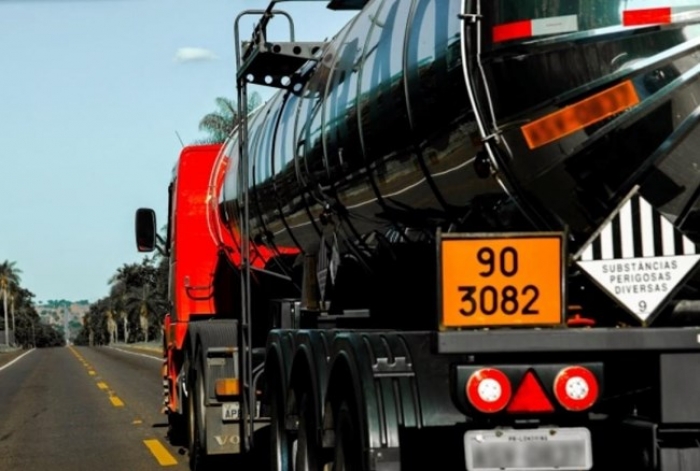 Lei obriga empresas a regulamentar transporte de cargas perigosas em MG