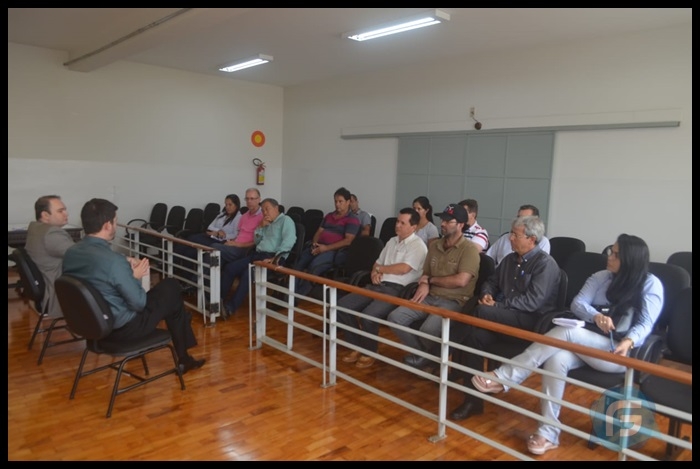 Em busca de melhorias em Guarda dos Ferreiros, promotores realizam reunião com prefeitos de São Gotardo e Rio Paranaíba, vereadores e moradores