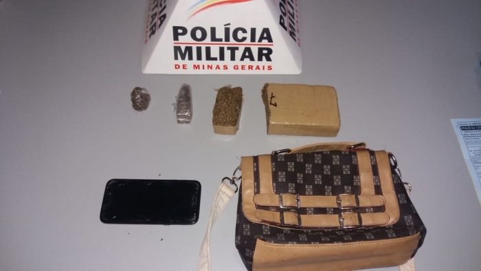 Após transportar drogas em ônibus que partiu de São Gotardo, adolescente é apreendida em Tiros