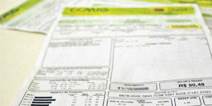 Consumidor pagou R$ 1,8 bi a mais na conta de luz em 2016; valor será devolvido
