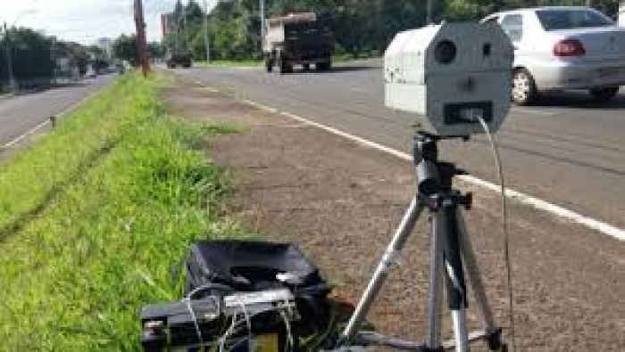 Em 4 meses, radares móveis flagram mais de 70 mil motoristas infratores em BRs de Minas