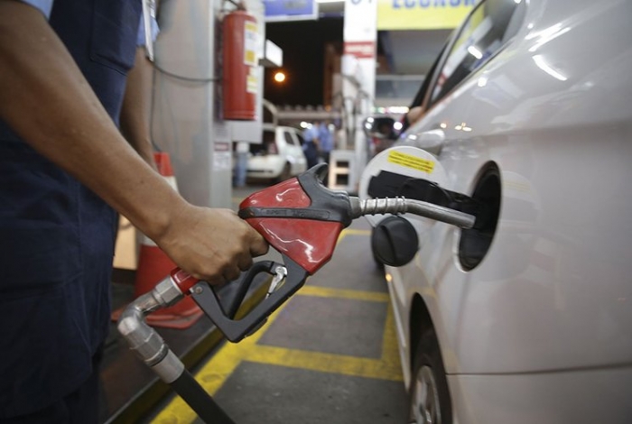 Petrobras reduz preços da gasolina e do diesel nas refinarias a partir desta terça-feira