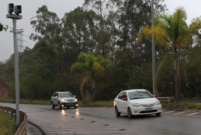 Novos radares fixos já estão multando em diferentes estradas de Minas 