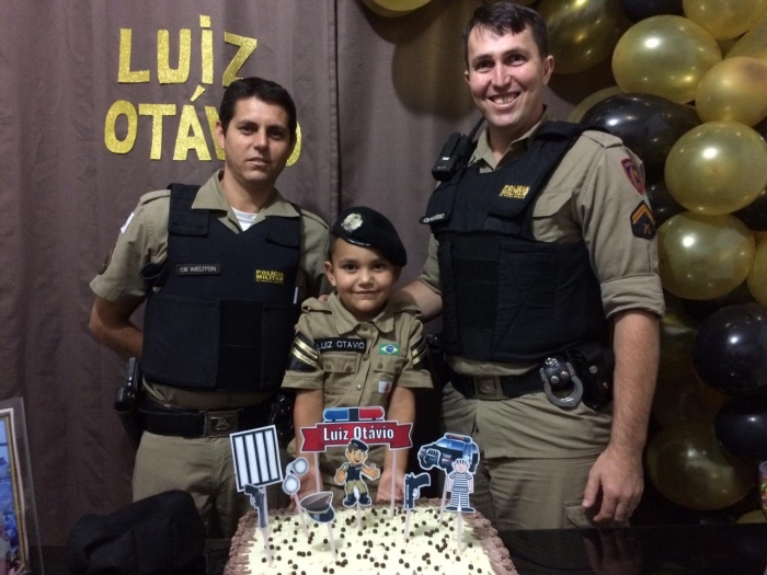 Policiais Militares e membros do Anjos da Guarda participam de aniversário de menino que sonha ser PM em Guarda dos Ferreiros