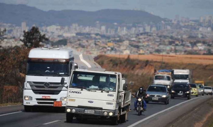 Circulação de caminhões será restrita em rodovias de Minas durante o feriado