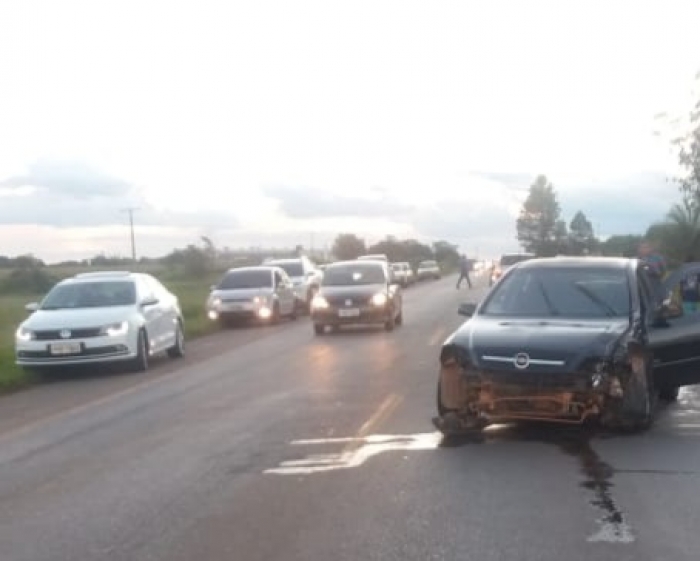 Acidente deixa seis pessoas feridas na MG-235 em São Gotardo