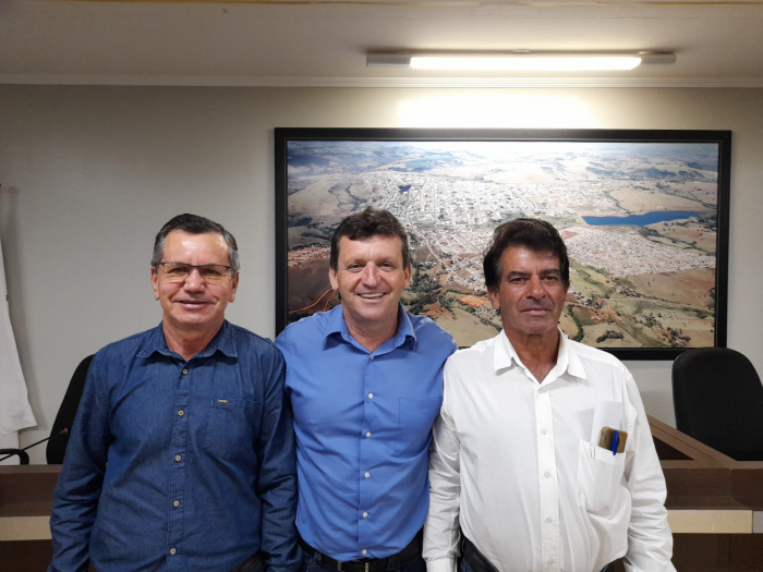 Vereadores Carlos Camargos, Valdivino  e Zé Eugênio realizam indicação de  nova praça em Guarda dos Ferreiros na Reunião da Câmara Municipal de São Gotardo