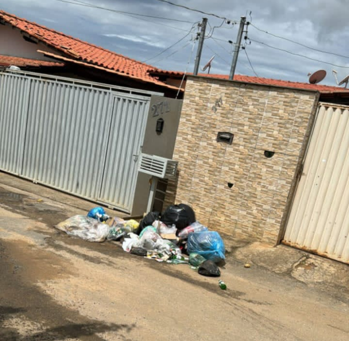 Lixo em Guarda dos Ferreiros: Administração de São Gotardo deixa presente desagradável nas ruas neste Natal