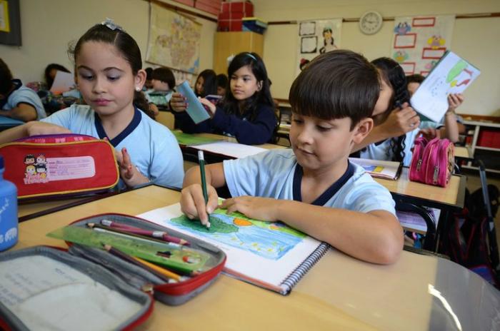 Alfabetização entre crianças mais ricas é até seis vezes maior que entre as pobres