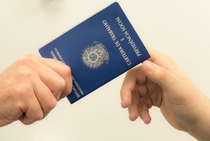  Total de desempregados cresce e já atinge 14,2 milhões de pessoas no país, aponta IBGE
