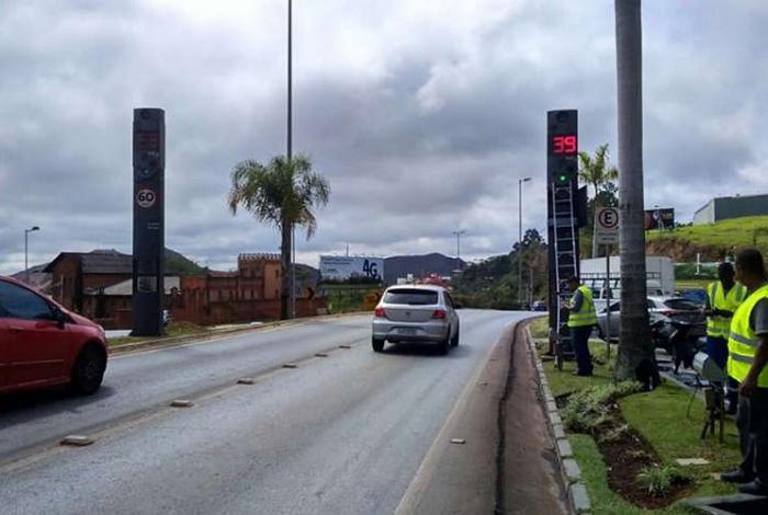 Mais 14 radares fixos passam a multar a partir de terça-feira nas rodovias de Minas Gerais