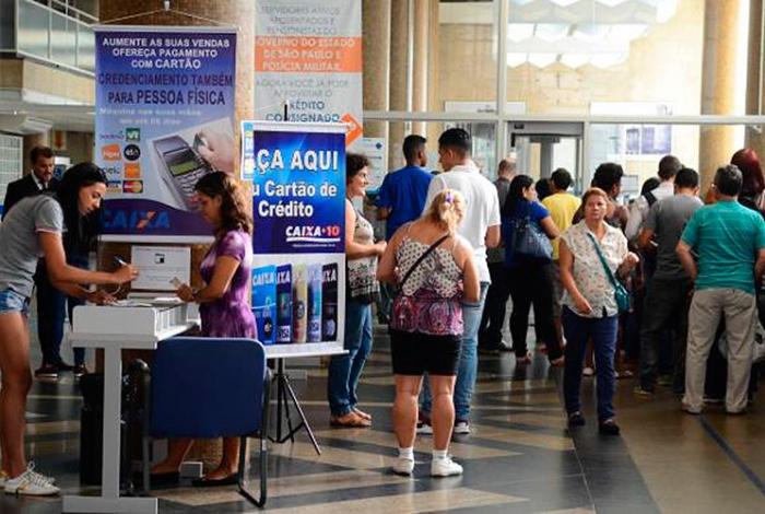 Saque de contas inativas do FGTS começa hoje para nascidos entre junho e agosto